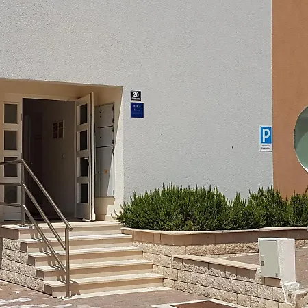 With A Parking Space Postira, Brac - 21203 شقة *